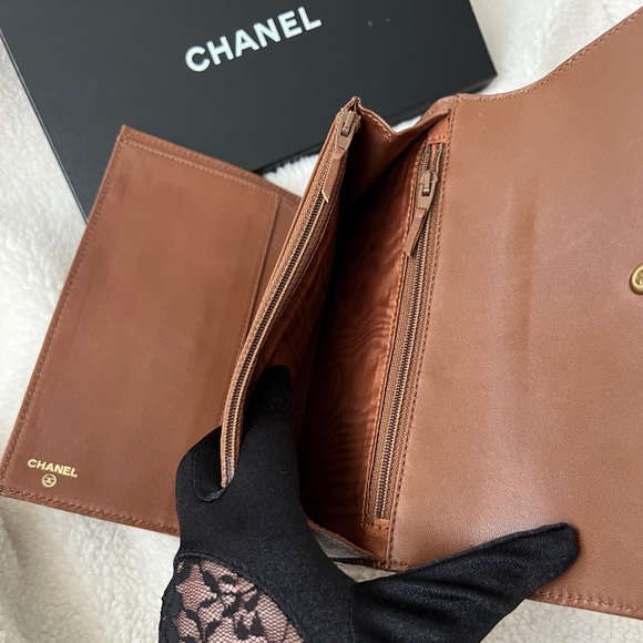 Auth Chanel Vintage Brown Caviar Tri-Fold Wallet - Excellent Condition - Picture 7 of 13